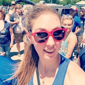 Meet your Posher, Christina